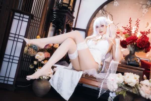 瓜希酱《阿尔比恩旗袍》主题写真：20张全套美图