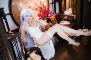 瓜希酱《阿尔比恩旗袍》主题写真：20张全套美图
