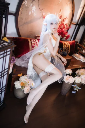 瓜希酱《阿尔比恩旗袍》主题写真：20张全套美图