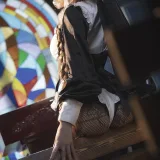 阿包也是兔娘《加冕图 修女》主题写真：26张全套美图