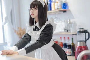 过期米线线喵《女仆长》主题写真：28张全套美图