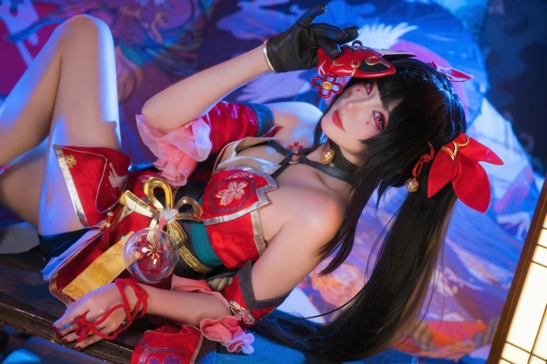 瓜希酱《崩坏·星穹铁道 花火》主题写真：21张全套美图