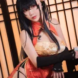 面饼仙儿《大凤旗袍》主题写真：30张全套美图