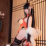 面饼仙儿《大凤旗袍》主题写真：30张全套美图