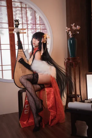 面饼仙儿《大凤旗袍》主题写真：30张全套美图