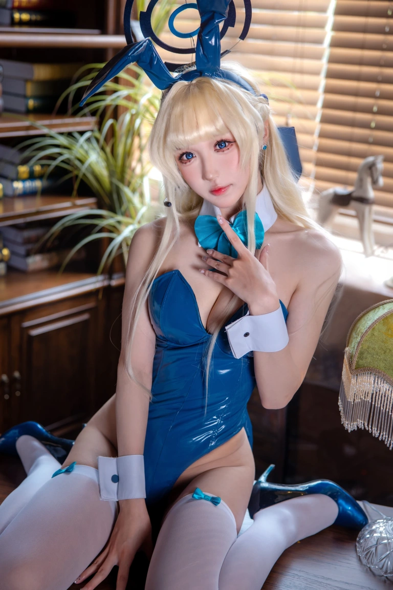 阿包也是兔娘《飞鸟马时》主题写真：30张全套美图