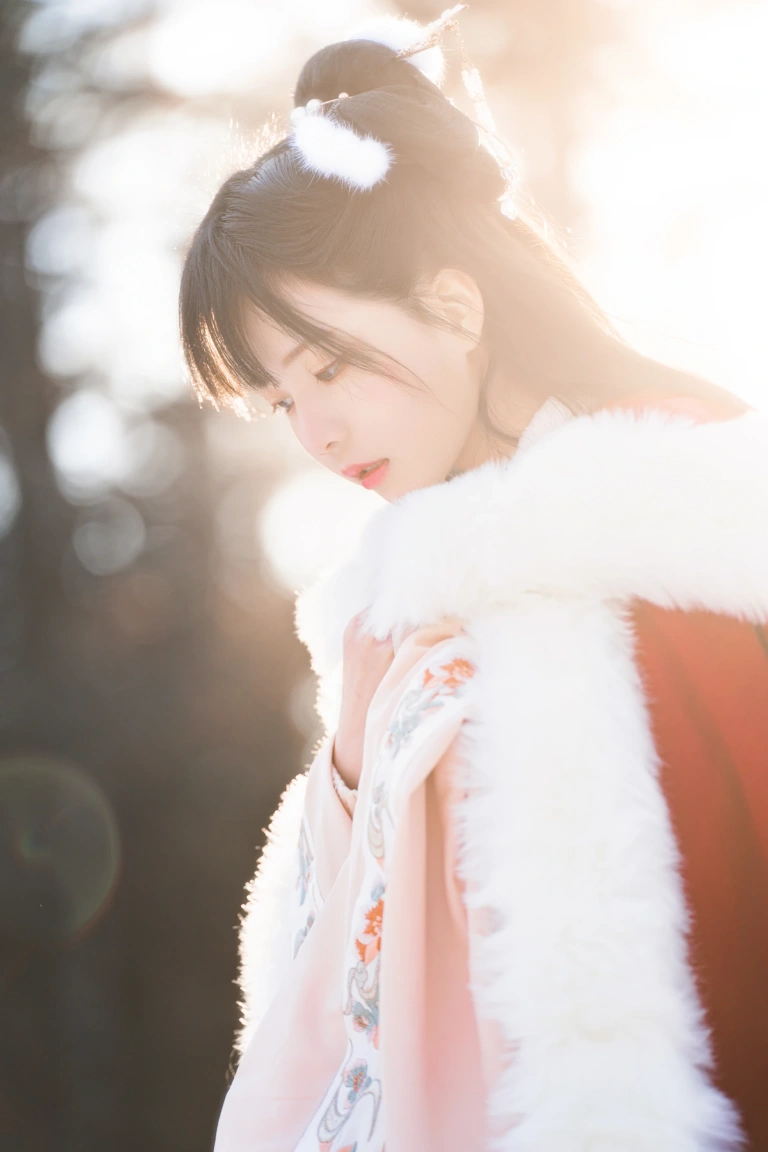 桜桃喵《熹微》主题写真：30张全套美图