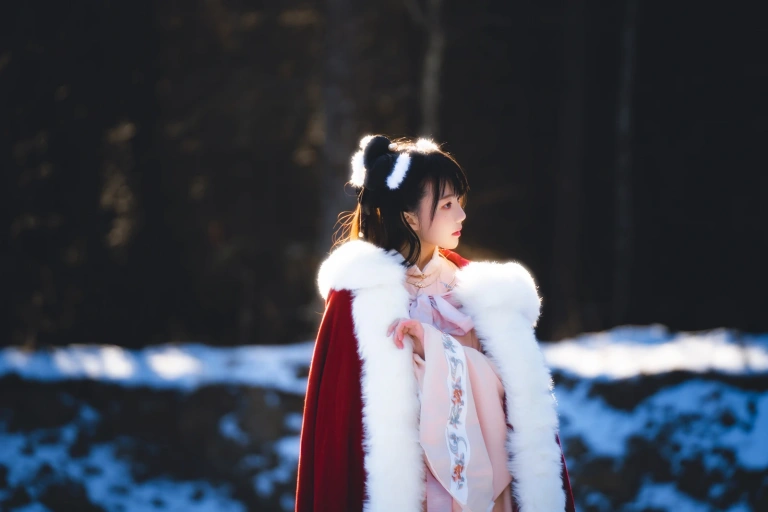 桜桃喵《熹微》主题写真：30张全套美图