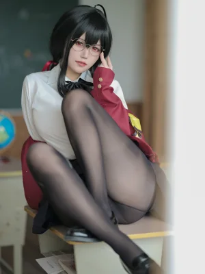小仓千代《碧蓝航线 大凤JK》主题写真：45张全套美图