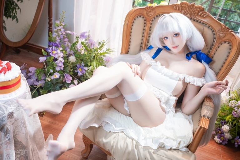 瓜希酱《碧蓝航线 光辉》主题写真：12张全套美图