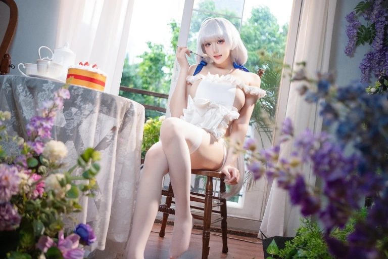 瓜希酱《碧蓝航线 光辉》主题写真：12张全套美图