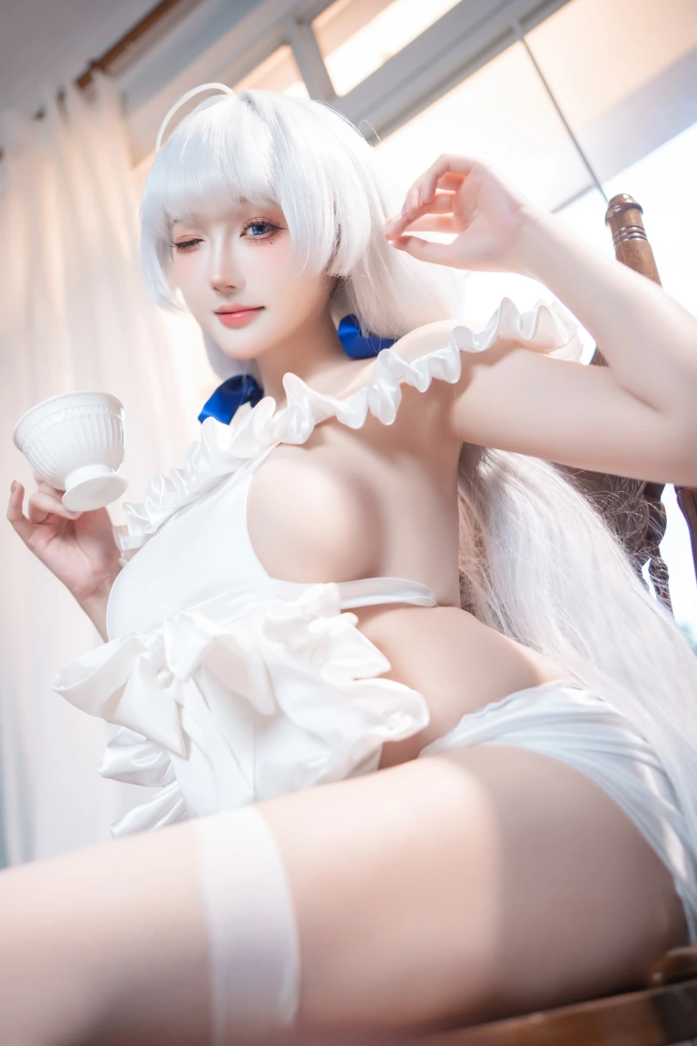 瓜希酱《碧蓝航线 光辉》主题写真：12张全套美图