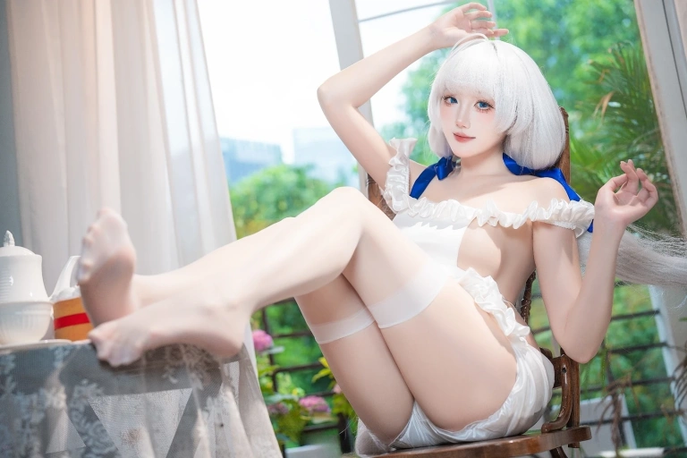 瓜希酱《碧蓝航线 光辉》主题写真：12张全套美图