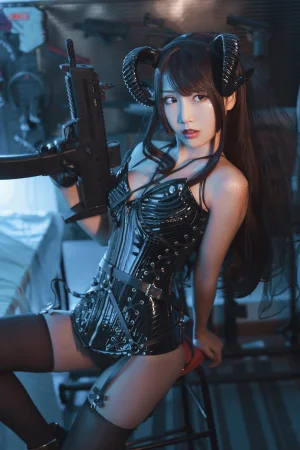 面饼仙儿《束腰魅魔》主题写真：27张全套美图