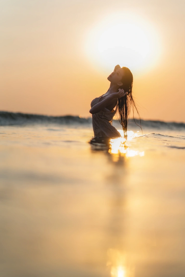 桜桃喵《潮汐》主题写真：33张全套美图