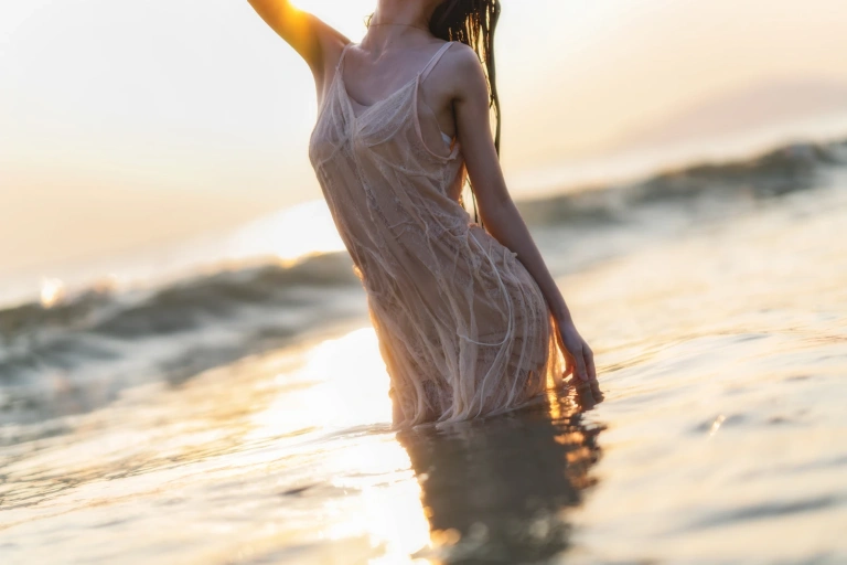 桜桃喵《潮汐》主题写真：33张全套美图