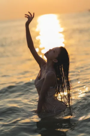 桜桃喵《潮汐》主题写真：33张全套美图