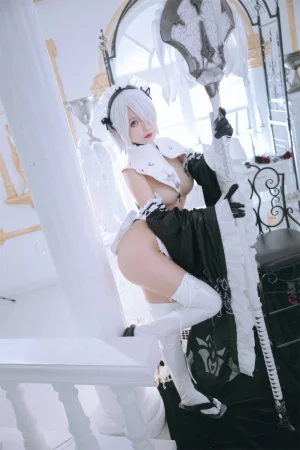 日奈娇(椎名莜)《2B奶盖女仆》主题写真：88张全套美图