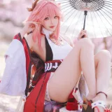 瓜希酱《原神 八重神子》主题写真：20张全套美图
