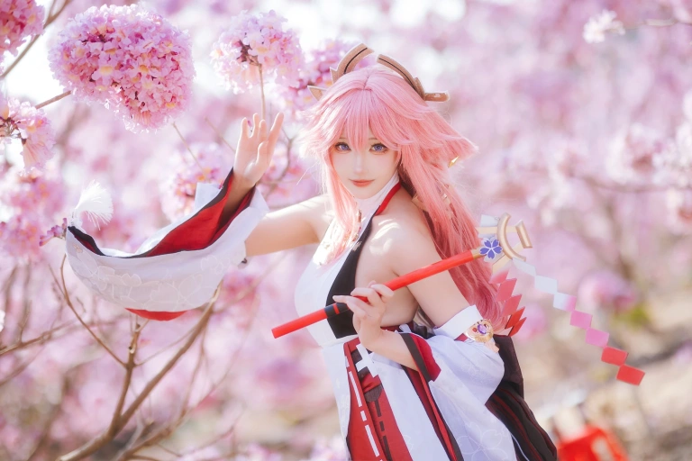 瓜希酱《原神 八重神子》主题写真：20张全套美图