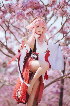 瓜希酱《原神 八重神子》主题写真：20张全套美图