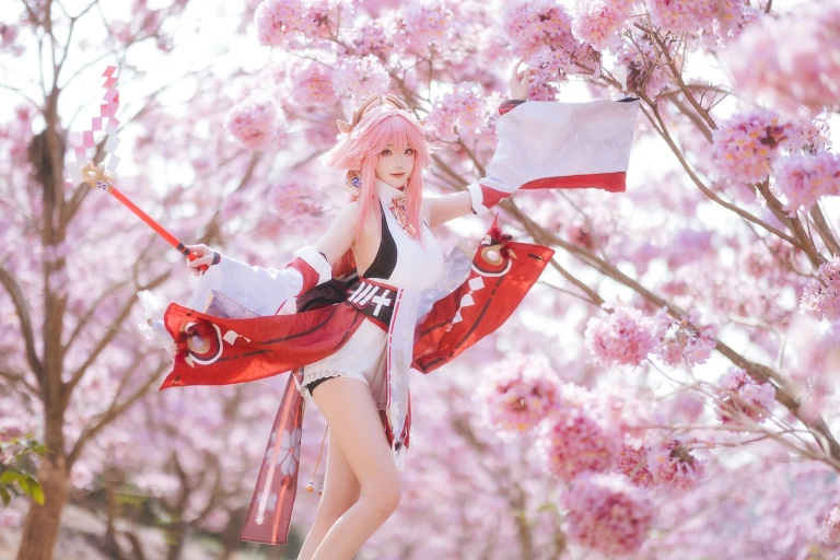 瓜希酱《原神 八重神子》主题写真：20张全套美图