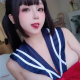 日奈娇(椎名莜)《小礼物 水手服》主题写真：70张全套美图，含5个视频