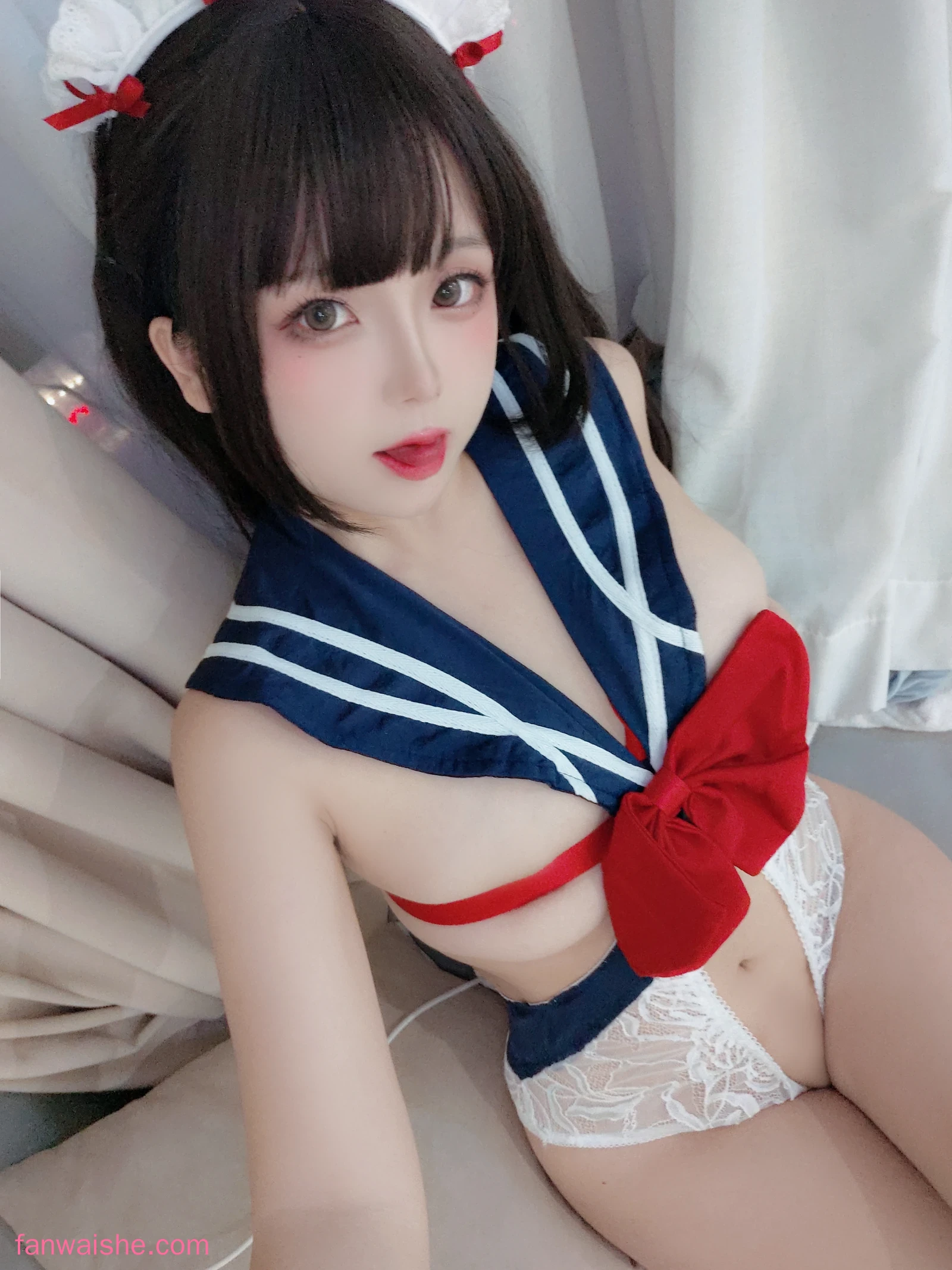 日奈娇(椎名莜) 日奈娇(椎名莜) NO.098 - 小礼物 水手服