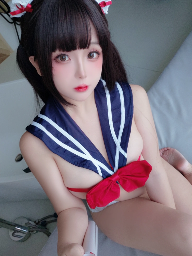 日奈娇(椎名莜)《小礼物 水手服》主题写真：70张全套美图，含5个视频