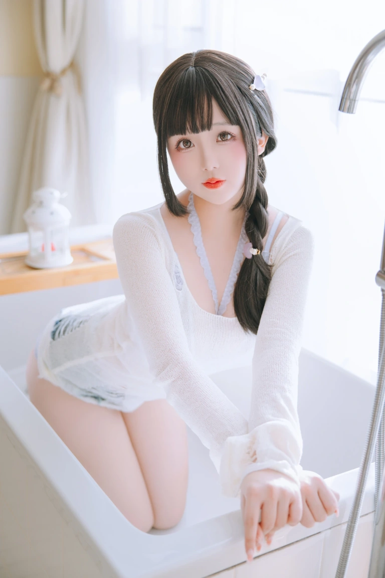 日奈娇(椎名莜)《牛仔裤人妻》主题写真：131张全套美图，含1个视频