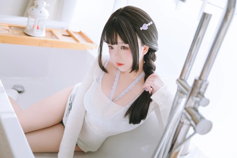 日奈娇(椎名莜)《牛仔裤人妻》主题写真：131张全套美图，含1个视频