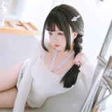 日奈娇(椎名莜)《牛仔裤人妻》主题写真：131张全套美图，含1个视频