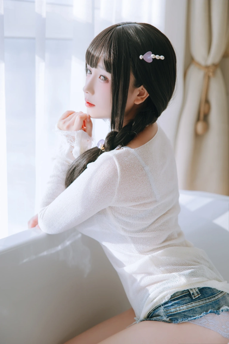 日奈娇(椎名莜)《牛仔裤人妻》主题写真：131张全套美图，含1个视频