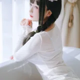 日奈娇(椎名莜)《牛仔裤人妻》主题写真：131张全套美图，含1个视频