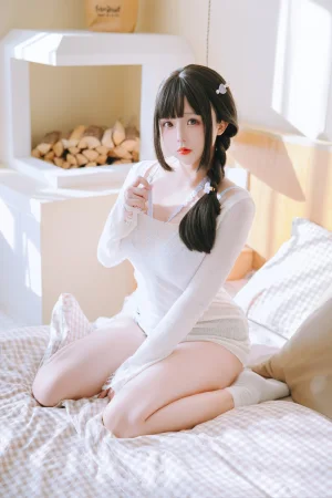 日奈娇(椎名莜)《牛仔裤人妻》主题写真：131张全套美图，含1个视频
