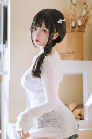 日奈娇(椎名莜)《牛仔裤人妻》主题写真：131张全套美图，含1个视频