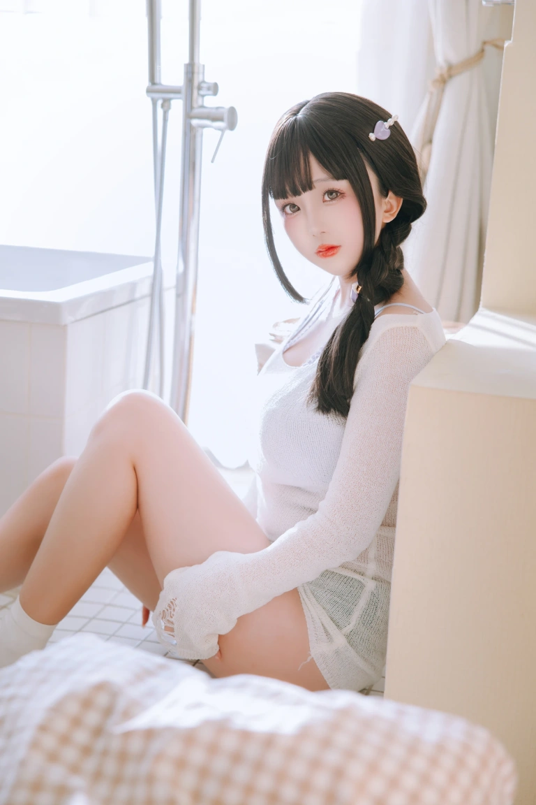 日奈娇(椎名莜)《牛仔裤人妻》主题写真：131张全套美图，含1个视频