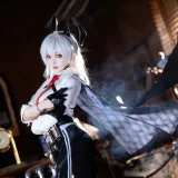 瓜希酱《鸣潮 赞妮》主题写真：20张全套美图
