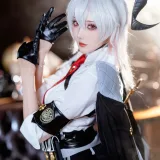 瓜希酱《鸣潮 赞妮》主题写真：20张全套美图