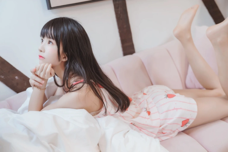 桜桃喵《甜甜×4》主题写真：53张全套美图