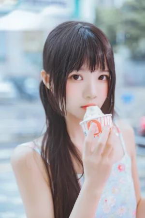 桜桃喵《甜甜×4》主题写真：53张全套美图