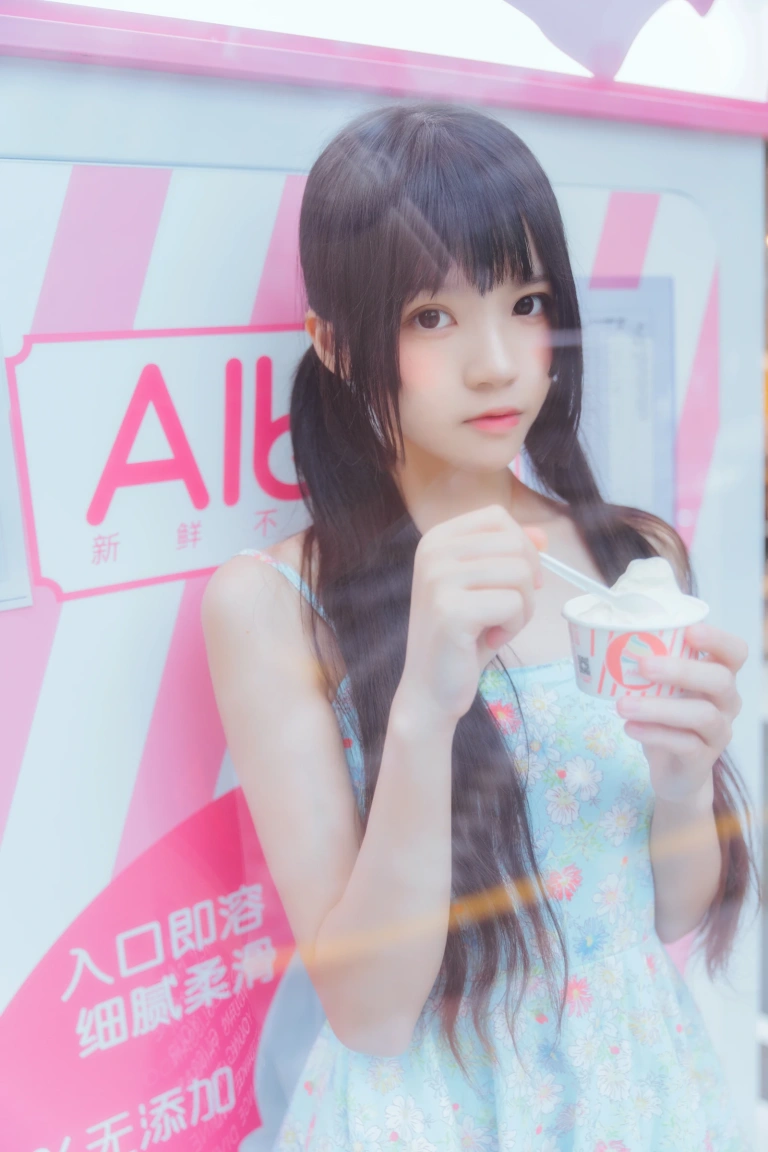 桜桃喵《甜甜×4》主题写真：53张全套美图