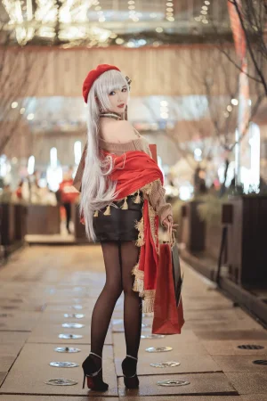 面饼仙儿《圣诞贝法》主题写真：17张全套美图