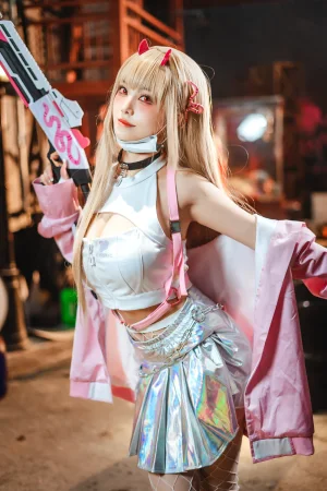 蜜汁猫裘《毒蛇》主题写真：65张全套美图，含2个视频