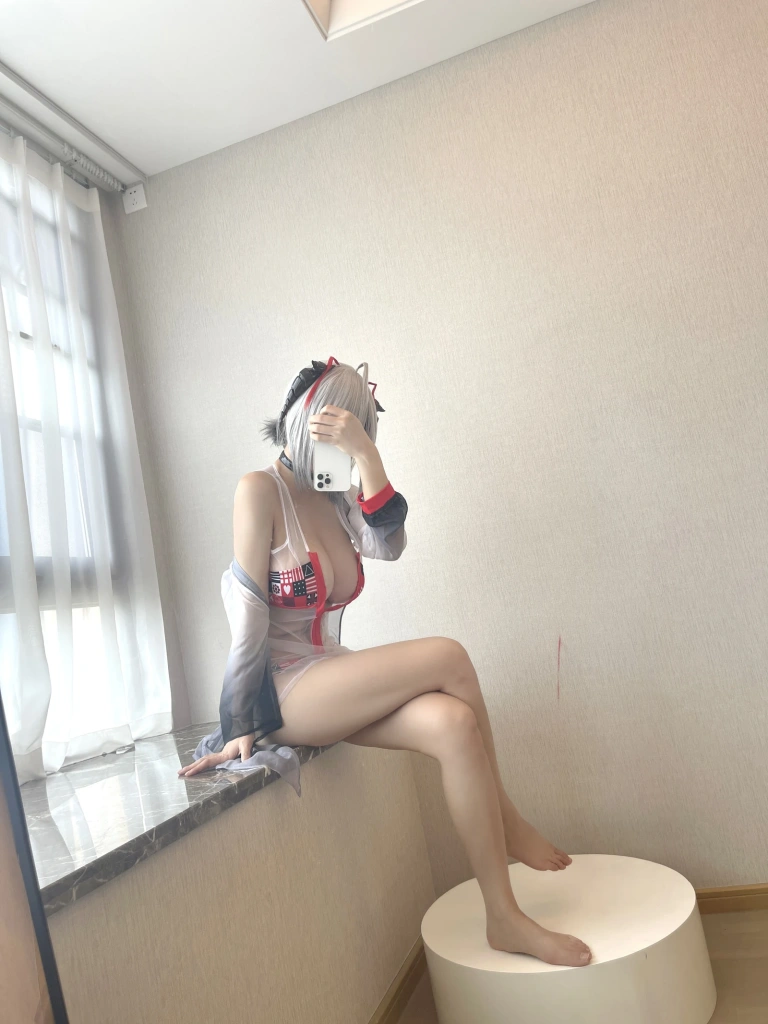 小仓千代《臻藏图集 W泳装》主题写真：21张全套美图