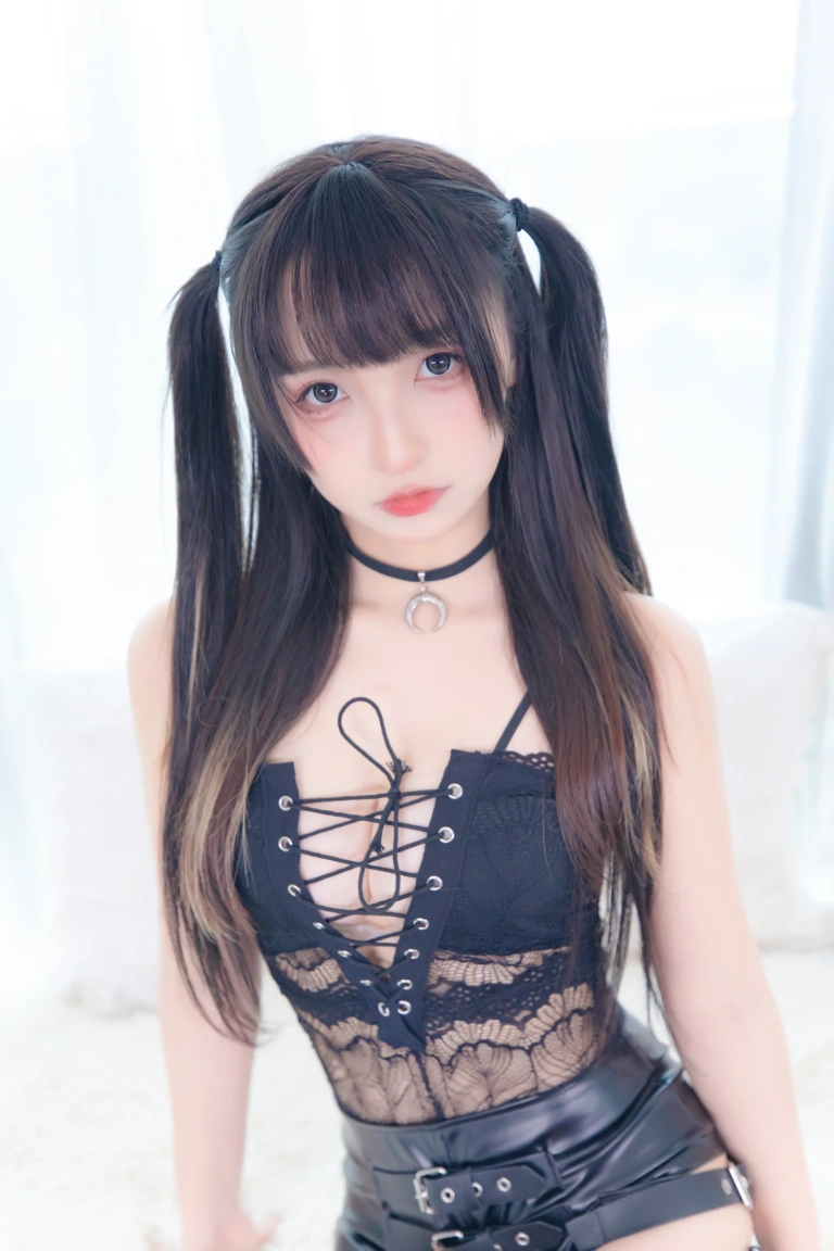 神楽坂真冬《第四季 序号19：《星罗密布》》主题写真：75张全套美图