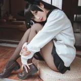 面饼仙儿《爱宕JK2》主题写真：47张全套美图，含1个视频