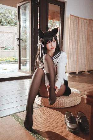 面饼仙儿《爱宕JK2》主题写真：47张全套美图，含1个视频