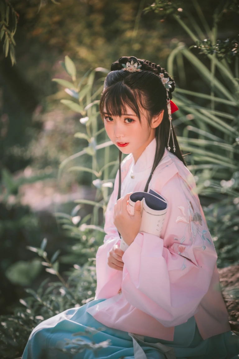 面饼仙儿《明治汉服》主题写真：22张全套美图