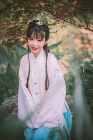 面饼仙儿《明治汉服》主题写真：22张全套美图
